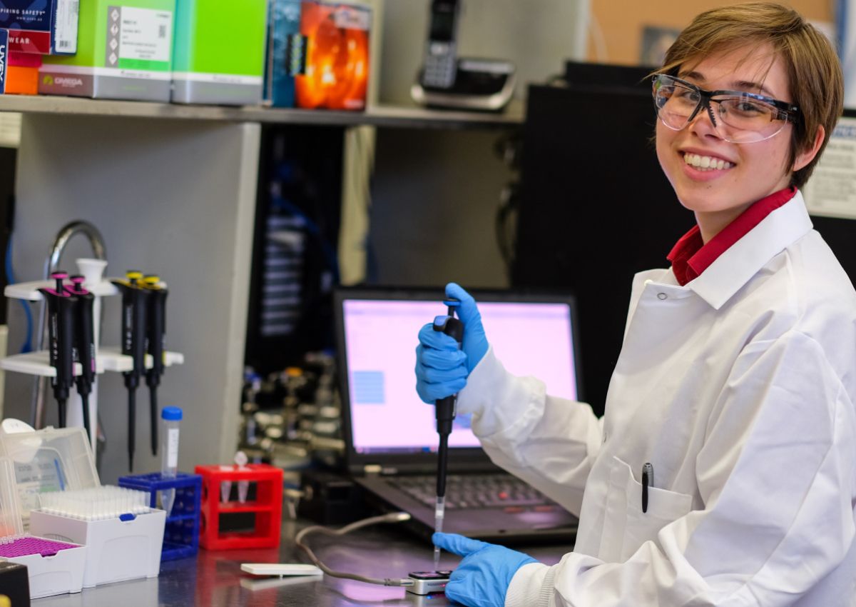 Iva Veseli, Accelerated Master’s Biology/Computer Science Student, Wins ...